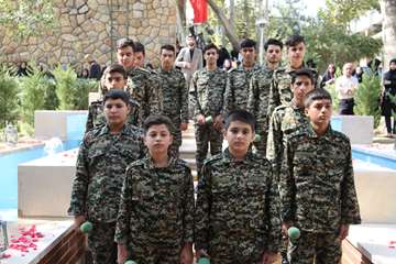 مراسم رونمایی از یادمان شهدای گمنام